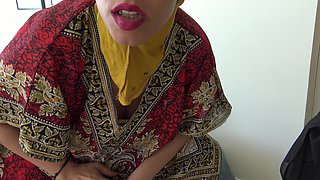 Big ass Saudi Arab milf cheating for rough sex in hijab