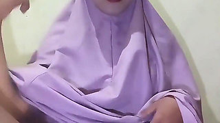 Muslim Femboy Needs to Fuck