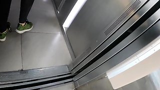 Gym bros deviate to the public bathroom to fuck before