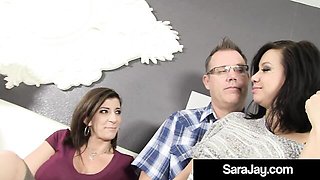 Watch junoesque Sara Jay and Kimmie Lee's dirt