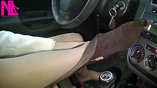 Driving in Nude Pantyhose and Bworn Buckled Pumps
