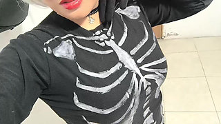 Emo MILF Enjoys Making Homemade Porn to Show off on