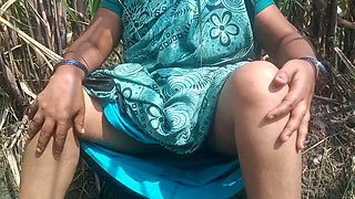 Tamil Aunty Masturbating in Sugarcane Plantation