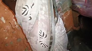 Thirsty Indian Mom in Saree Gets Fucked Hard When Home Alone