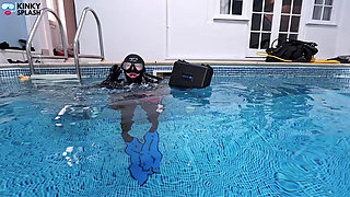 Distracted Underwater: Toys Locked in During Dive
