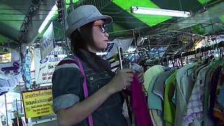 Tongue pierced Thai MILF gets picked up