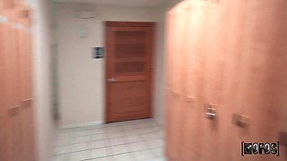 Kelsey Kane’s Treadmill Seduction with a Wild Tail