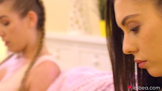 Euro Lesbians Powerful Pussy Eating Orgasms