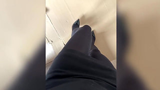 Giantess Crushing in Pantyhose and High Heels