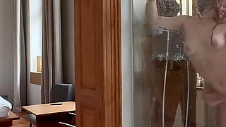 She Didn't Mind to Join Them! - Amateur Group Fuck