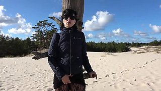 Amateur MILF Wanilianna Pissing in Stockings Outdoor Fetish Game on Dune