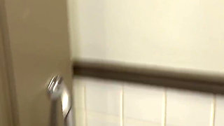Peeing at Kensington Palace in London!