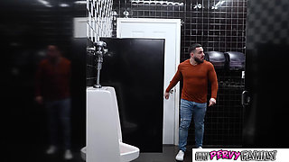 Mypervyfamily - Peter Fucks His Stepsister in a Club Bathroom!? - Willow Ryder