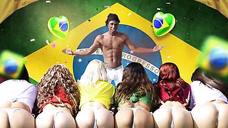 Watch natural Vivian Lola's porn