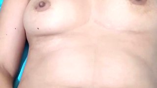 Milf mexicana prueba sus fluidos de su coño húmedo y pide