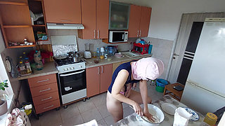 Hot amateur couple having fun in the kitchen. Sexy mom has breakfast in the bedroom, hairy pussy, big tits, big ass.