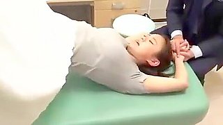 Delicious Wife undergoes treatment of the perverted doctor SEE Complete: https://won.pe/5pQyY5