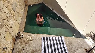 juste un coup de bite la piscine