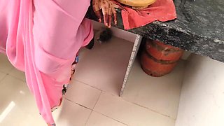 Aaj bhabhi ki kichin me karte bawkt ki bhabhi ki jabarjast chudayi