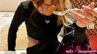 Hot Indian Stepmom Teases Cock For Fast Cum Fountain - Sassysonia