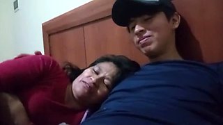 Desi Aunty Demands More Milk - Indian MILF Cheating in Hotel Room - Homemade HD