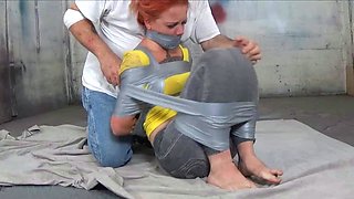 Redhead MILF gives an amateur bj before fucking