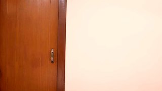 Amateur Asian gives amazing blowjob