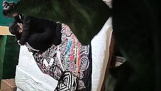 Horny fat arab housewife fingered on amateur hidden cam