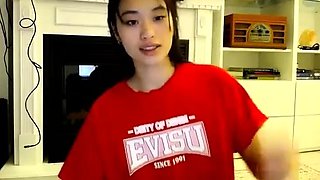 Amateur Webcam Cute Teen Plays Solo with Big Dildo