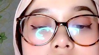 Baby icha live sambil pamer toge mulus putih