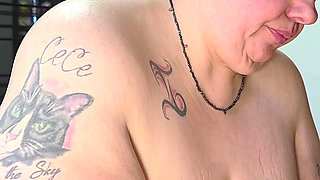 Nude housecleaning- washing dishes