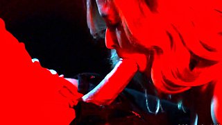 Close up fuck girl in big cock