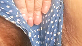 Mom in Bed, Touching Her Hot Pussy to Masturbate Before Bed