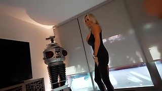 Sandra Otterson - Glamour Cougar Sex Story