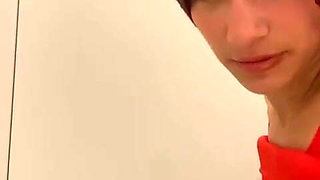 I Masturbate in the Gym, I Warm up in the Middle of a Series of Weights