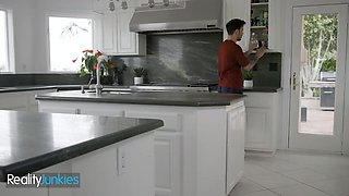 Super Horny Kimmy Kimm Wants Nothing More Than Her Stepbro's Nade Nasty Big Cock