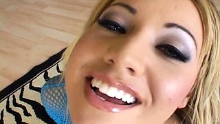 Pulled amateurs close up car sex