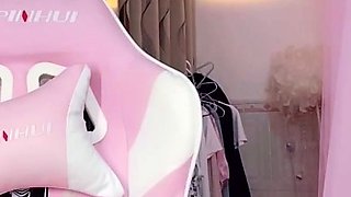 Beauty small tit amateur teen masturbating her shaved pussy