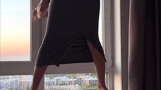 stretching high heels ans long tight skirt
