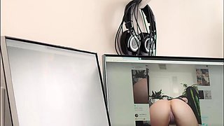 Love Chat Big Boobs Brunette Masturbating For Cam