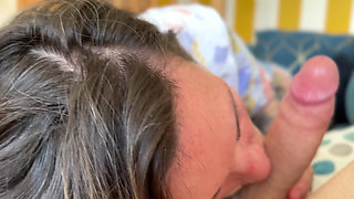 MILF Makes a 12 Minutes Blowjob and Receive Big Load of Cume