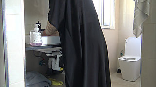 Lesbian arab milf in hijabi washing her girlfriends tight pussy