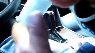 Russian Amateur Luda Sucks in the Car