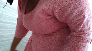 The Owner Fucked the Saudi Maid While She Was Cleaning the Bathroom Naked - and Gave Something Back