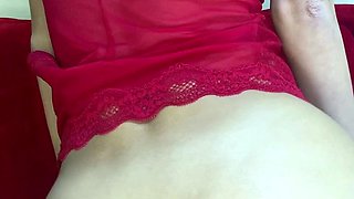 Big boob brunette masturbates on webcam