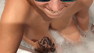 Real Married MILF Sucked and Jerked Me off While Her Husband Was at Work. I Really Want to Fuck Her