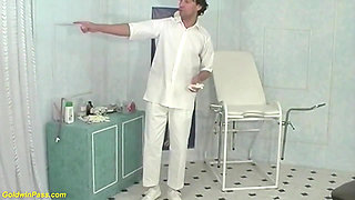 Preggo milf fucked by her gynecologist