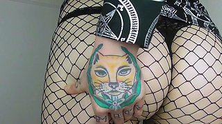 Big-Ass Tattooed Amateur's Solo Webcam Show
