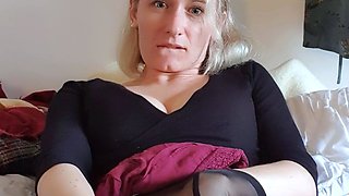 amateur blonde solo webcam