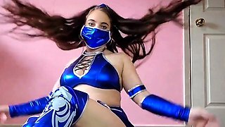 Kitana's Mortal Kombat Cosplay Orgasm
